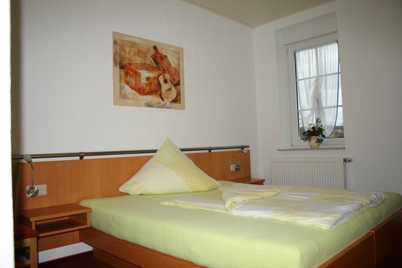 Pension Zur Krone Hotel Eisenach Bagian luar foto